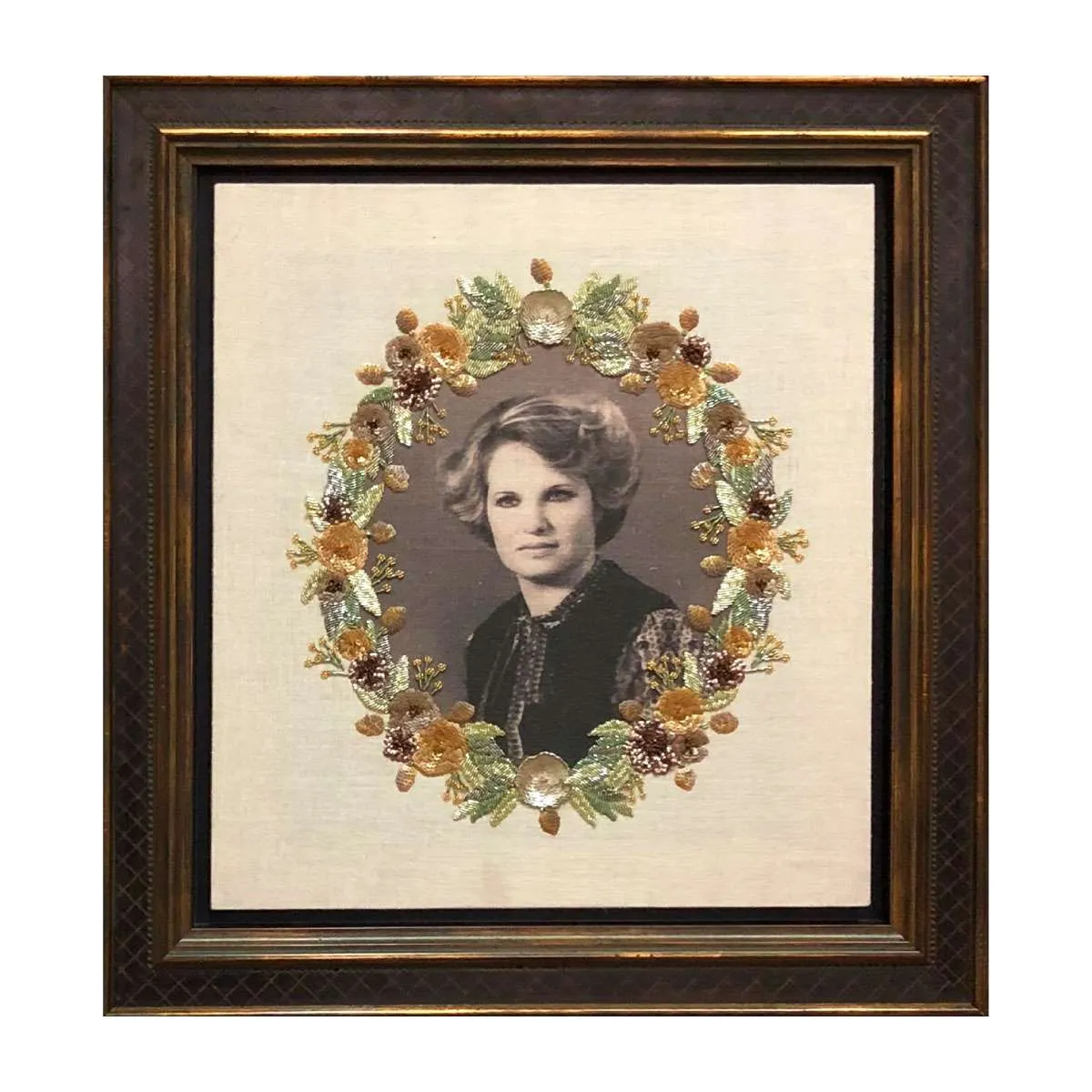 GOLDEN BOUQUET WALL ART